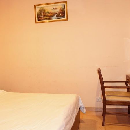 Aryal International Hotel Катманду Екстер'єр фото